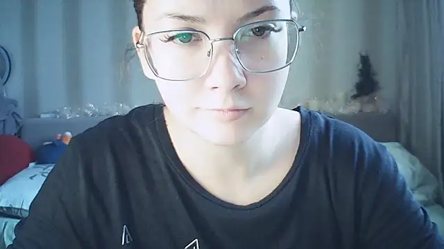 MoodieMira online show from February 2026 01:15:01 PM