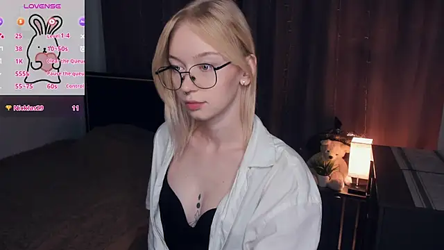 CleoStier online show from October 2025 07:23:02 PM