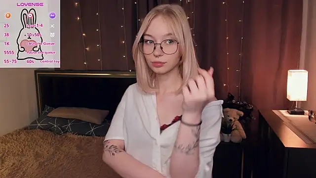 CleoStier online show from October 2025 07:13:01 PM