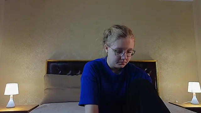 AlinaAldrete online show from October 2025 04:26:01 AM