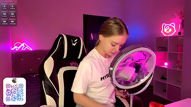 EvaPeace online show from March 2026 08:26:01 PM