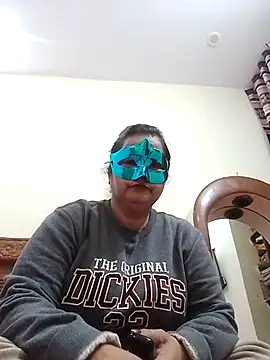 Honey-26 online show from December 2025 12:43:01 PM