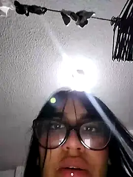 Snapshot of Valen_russo chatting on October 2025 03:07:01 AM Valen russo online show from October 2025 03:07:01 AM