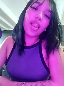 Snapshot of Valen_russo chatting on October 2025 03:24:01 PM Valen russo online show from October 2025 03:24:01 PM