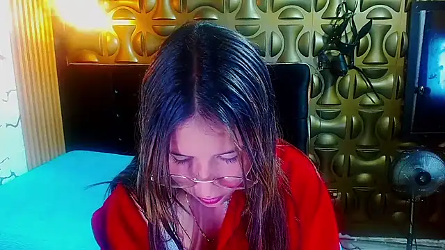 tinibunny online show from November 2025 07:57:01 PM