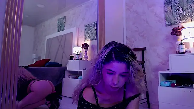 Snapshot of Sophie_teller chatting on October 2025 04:24:02 AM Sophie teller online show from October 2025 04:24:02 AM