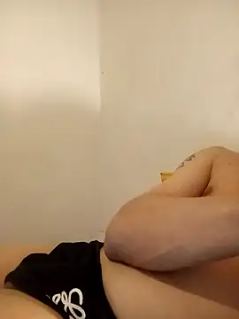 Snapshot of jjLARAY chatting on November 2025 01:29:02 AM jjLARAY online show from November 2025 01:29:02 AM