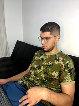 mirallesandbig online show from December 2025 10:26:01 PM