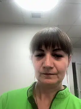 Butterfly8385 online show from November 2025 06:18:02 PM