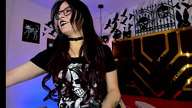 Snapshot of Evangelinejoness_ chatting on November 2025 11:31:01 AM Evangelinejoness online show from November 2025 11:31:01 AM