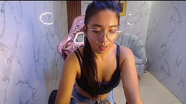danna sweet s online show from October 2025 08:42:01 PM