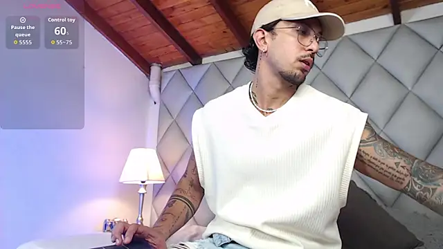 Liam Espinoza online show from October 2025 07:59:01 PM