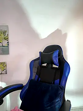 Adeline 1 online show from October 2025 09:16:02 PM