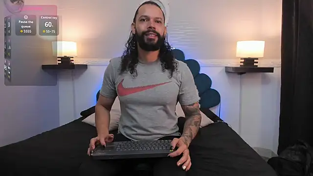 AlukardBig online show from November 2025 12:05:02 PM