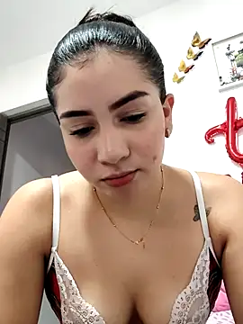sophia salazar18 online show from October 2025 01:56:02 PM
