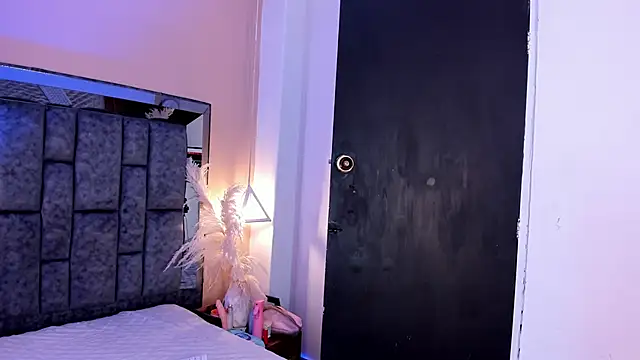 SofiRuiz  online show from October 2025 03:18:02 AM