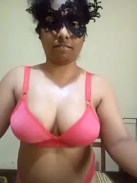 Expose Queen online show from March 2026 11:12:01 AM