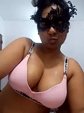 Expose Queen online show from May 2026 04:58:02 PM