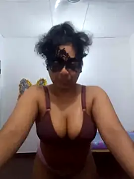 Snapshot of Expose_Queen chatting on June 2026 06:00:02 PM Expose Queen online show from June 2026 06:00:02 PM