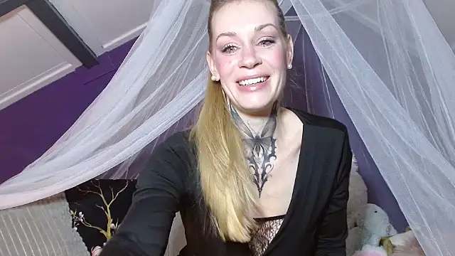 MistyCristy online show from October 2025 08:53:02 PM