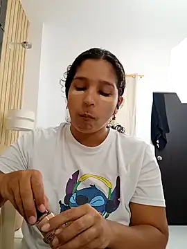 Snapshot of Belindamuller chatting on January 2026 11:18:01 PM Belindamuller online show from January 2026 11:18:01 PM