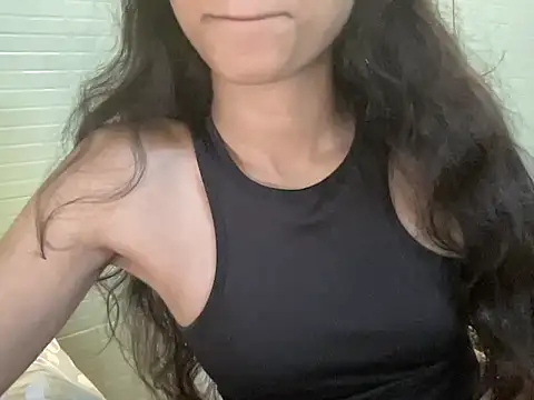 youngriri2 online show from November 2025 08:57:01 AM