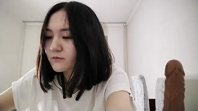 Lyndasilk online show from November 2025 02:19:01 PM