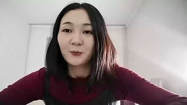 Lyndasilk online show from November 2025 02:13:01 PM