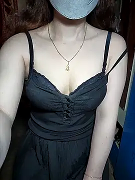 LeanaLy online show from October 2025 02:01:01 AM