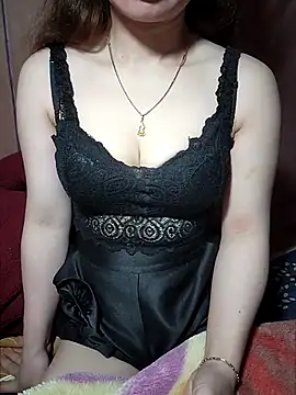 LeanaLy online show from November 2025 02:00:02 AM