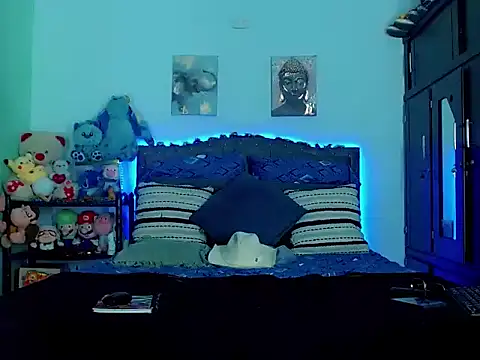 LuisStevens online show from October 2025 02:44:01 AM