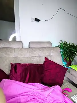 kitten25-hott online show from October 2025 01:50:01 AM