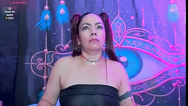 Sharlott smith online show from October 2025 01:12:01 PM