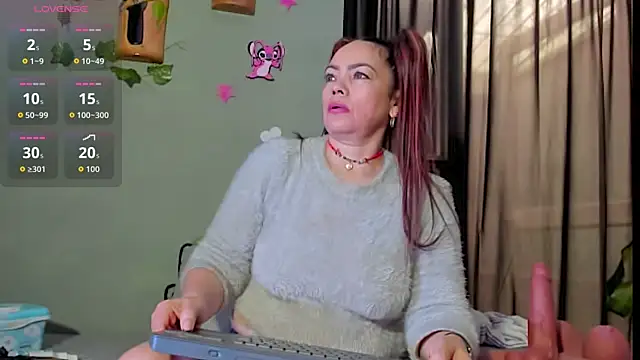 Sharlott smith online show from November 2025 07:13:02 PM