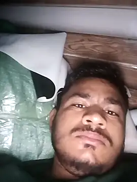 GlossyDare1823 online show from November 2025 11:37:02 PM