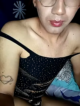 Snapshot of karola_horny chatting on October 2025 01:17:02 AM karola horny online show from October 2025 01:17:02 AM