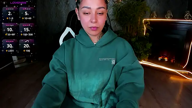 Aisha Goldstein online show from March 2026 08:37:02 AM