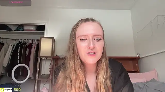 Pattyworld69 online show from April 2026 05:28:01 PM