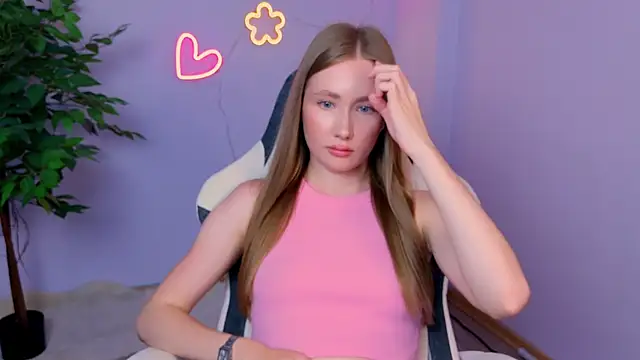 EllyColins online show from July 2026 04:30:01 AM