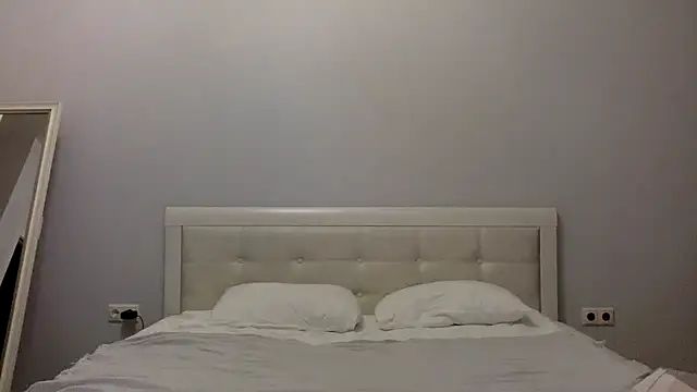 Melivorra online show from March 2026 07:17:01 PM