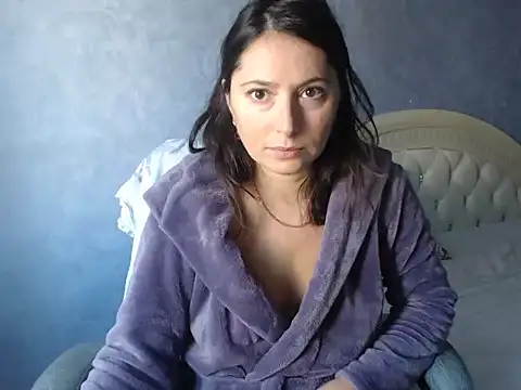 Snapshot of LuckyLisa23 chatting on October 2025 10:12:01 AM LuckyLisa23 online show from October 2025 10:12:01 AM