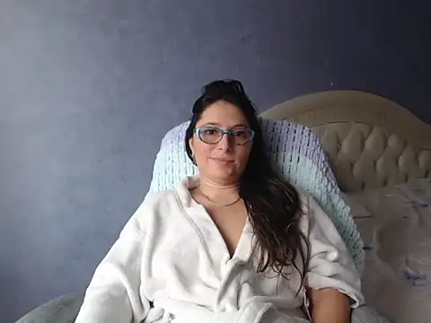 Snapshot of LuckyLisa23 chatting on November 2025 10:38:02 AM LuckyLisa23 online show from November 2025 10:38:02 AM