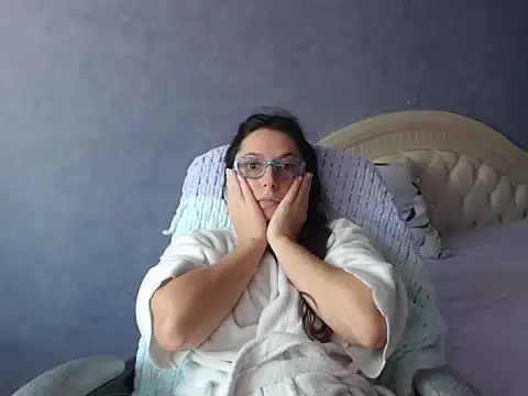 Snapshot of LuckyLisa23 chatting on November 2025 09:21:01 AM LuckyLisa23 online show from November 2025 09:21:01 AM