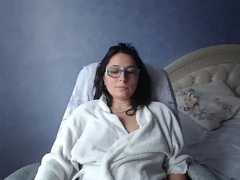 Snapshot of LuckyLisa23 chatting on November 2025 10:37:01 AM LuckyLisa23 online show from November 2025 10:37:01 AM