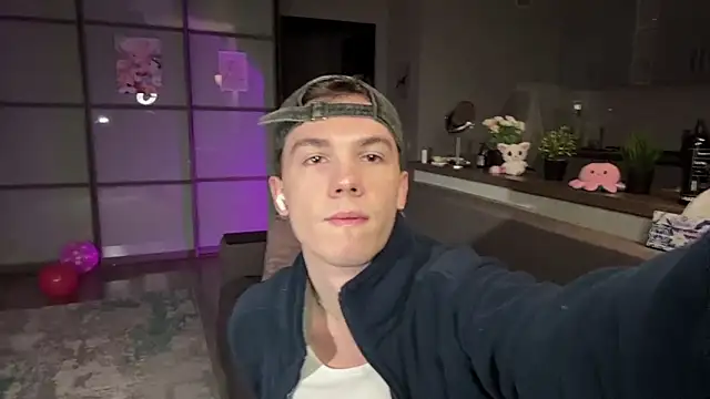 Jeremy1Scott online show from November 2025 03:28:02 AM