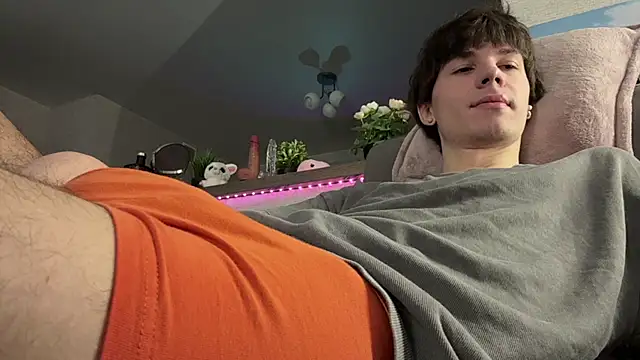 Snapshot of Jeremy1Scott chatting on February 2026 04:17:02 AM Jeremy1Scott online show from February 2026 04:17:02 AM