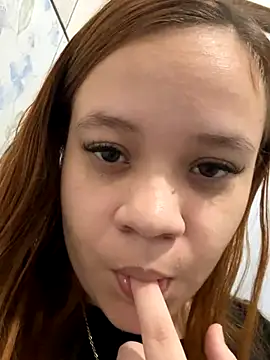 ruivinhadancer online show from November 2025 06:17:01 PM