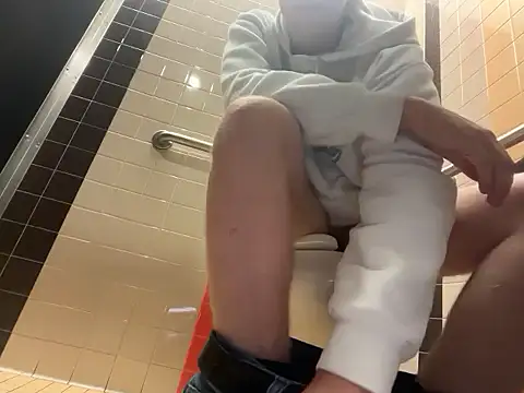 Snapshot of eddieeeeee1232 chatting on November 2025 05:47:02 PM eddieeeeee1232 online show from November 2025 05:47:02 PM