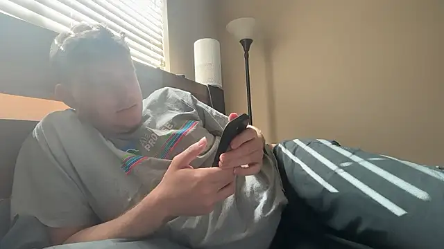 Snapshot of eddieeeeee1232 chatting on December 2025 06:59:01 PM eddieeeeee1232 online show from December 2025 06:59:01 PM