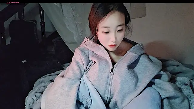 hyp0crite online show from November 2025 03:16:02 PM